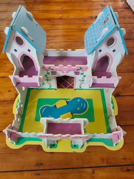 Photo of free Children's dolls house / castle (M33 Sale Moor) #1