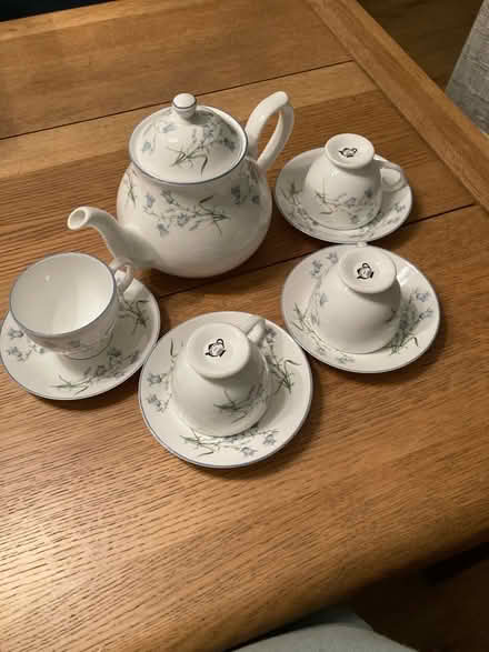 Photo of free Bone China Tea Set (Old Coulsdon CR5) #1