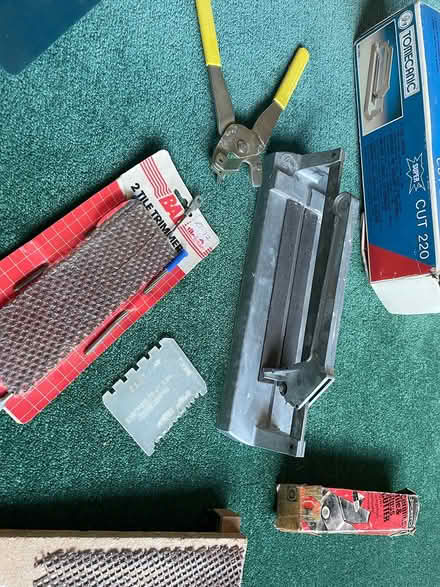 Photo of free Tiling tools (Yarnton ox51nd) #2