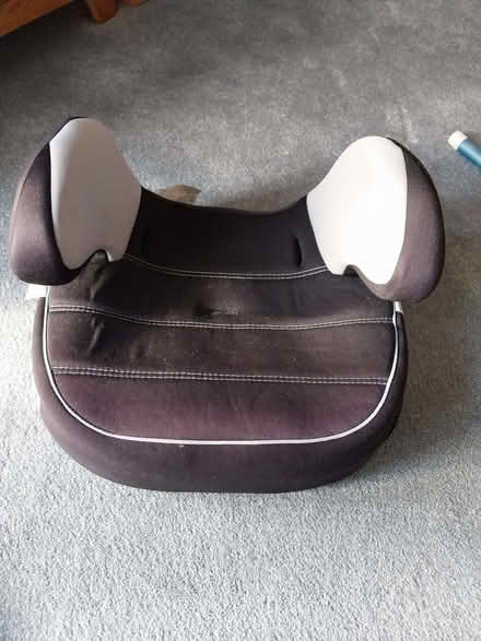 Photo of free Child's car booster seat (Allestree DE22) #2