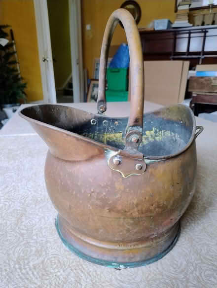 Photo of free Vintage copper coal scuttle (Little Herberts GL53) #1