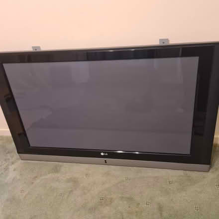Photo of free lg tv 2006 (Southgate RH11) #1
