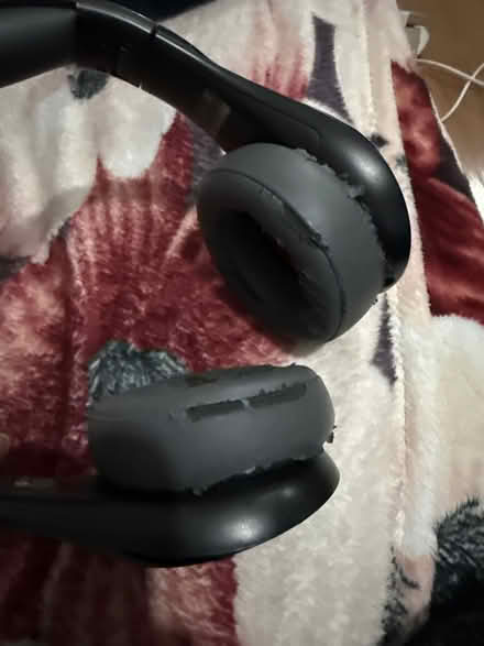 Photo of free Used headphones but still working (N4 1HG) #3
