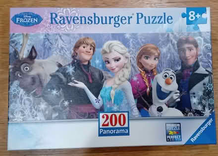 Photo of free 200 piece Frozen Jigsaw Puzzle (Woosehill RG41) #1