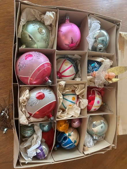 Photo of free Vintage Xmas Baubles (Penn HP10) #1