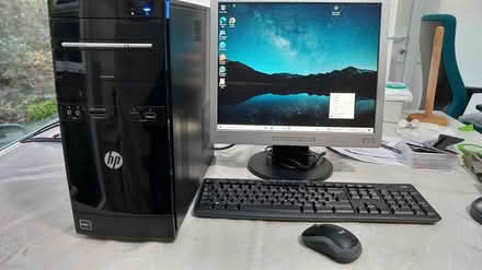 Photo of free PC, monitor, keyboard & mouse (Heybridge CM9) #1