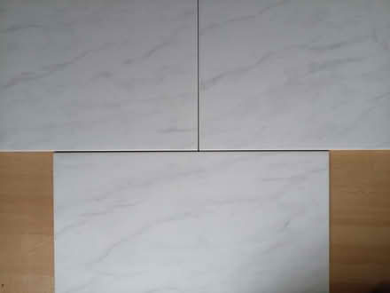Photo of free 11 porcelain tiles, marble effect (Chesham HP5) #1