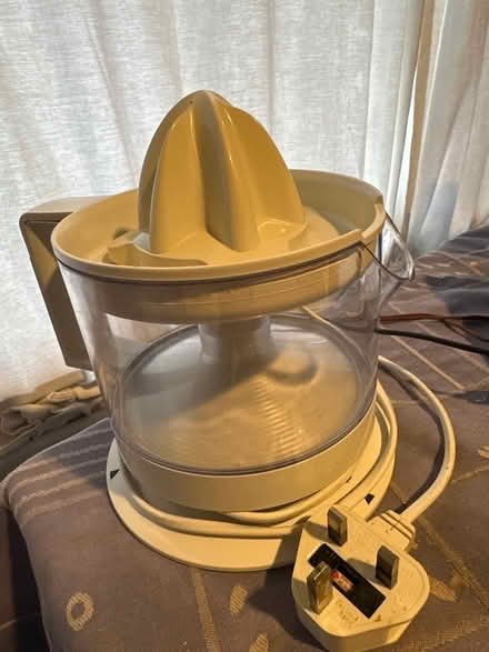 Photo of free Electric citrus squeezer (Sanderstead) #1