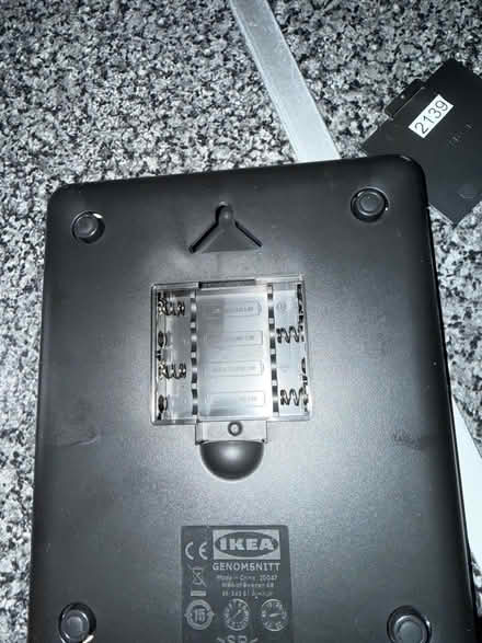 Photo of free Weighing Scales need batteries (N4 1HG) #3