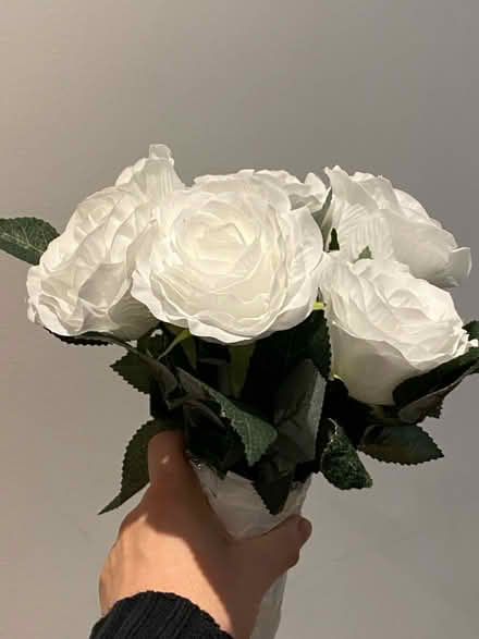 Photo of free 6 White fabric ‘faux’ flowers roses (Saltdean) #1