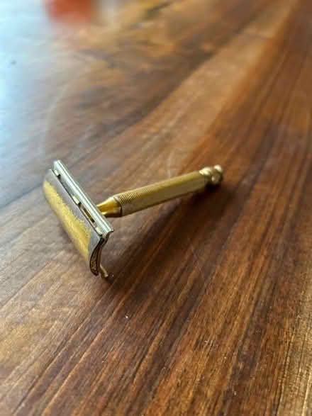 Photo of free old fashioned razor blade handle (West End San Rafael) #1