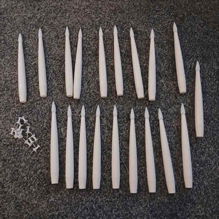 Photo of free Dunelm 'floating' candles - WILL NEED NEW BATTERIES (Spixworth NR10) #1