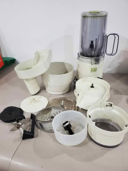 Photo of free Food Processor (Britannia Rd and Creditview Rd) #1