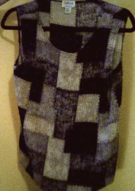 Photo of free 2 pc top (Mavis and Rathburn) #1