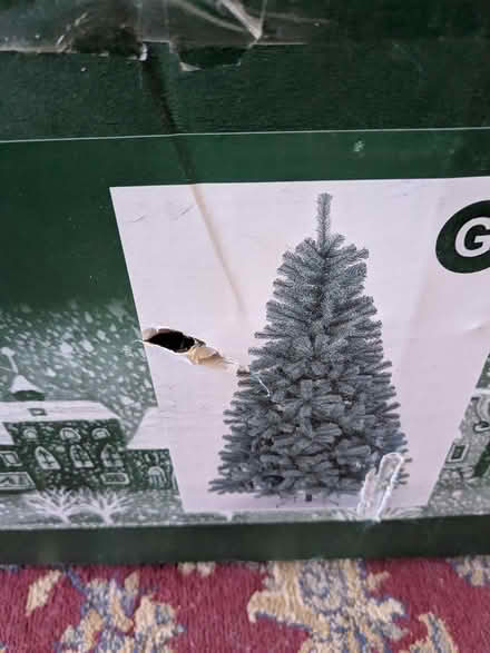 Photo of free Complete Christmas Tree (Kanata Beaverbrook) #1