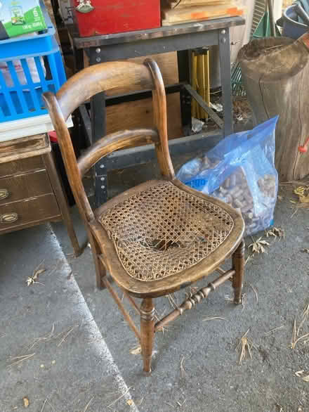 Photo of free wicker chair (kemp park) #1