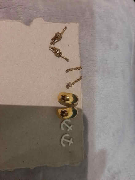 Photo of free 4 pairs of earrings (South norwood SE25) #1