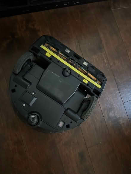 Photo of free Samsung Robot Vac (Gatlin & I-95) #3