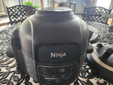 Photo of free Large ninja air fryer works great (palm harbor CR 1 Tpa Road) #1