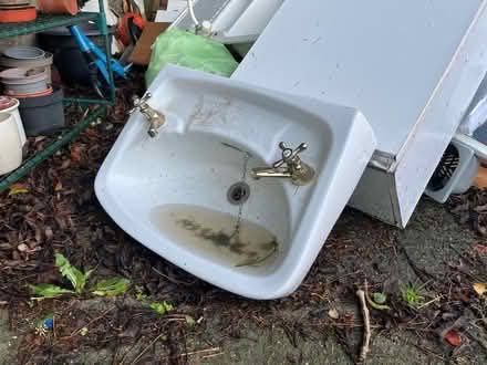 Photo of free White ceramic basin and pedestal with a pair of taps (Radstock) #1
