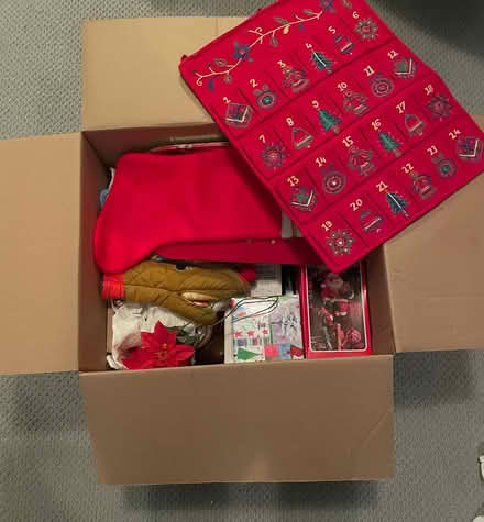Photo of free Box of Christmas items (Alta vista / riverside) #1