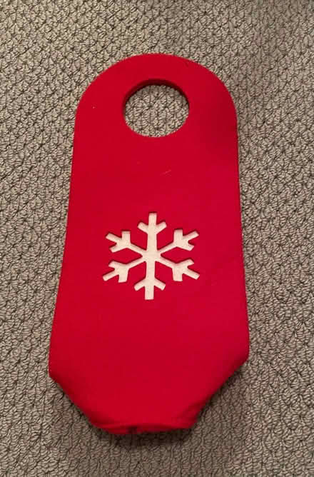 Photo of free Box of Christmas items (Alta vista / riverside) #4