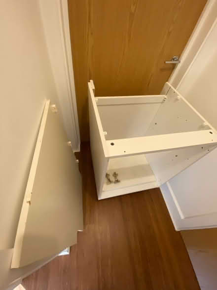 Photo of free Kitchen cabinet (no top) (AL1 st Albans station) #1