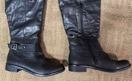 Photo of free Black Knee-High Boots, size 10M (Valencia Avenue, Sunnyvale) #3