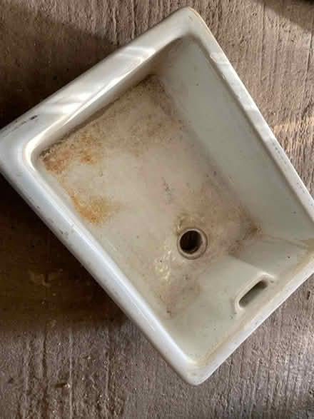 Photo of free Butler sink (Surbiton KT5) #2
