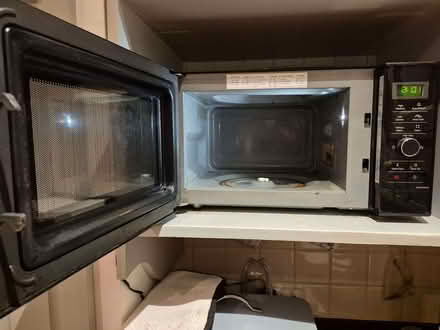 Photo of free Panasonic 1000W Microwave (Barnard's Green WR14) #4
