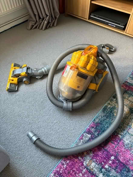 Photo of free Dyson vacuum cleaner (Erith DA17) #1