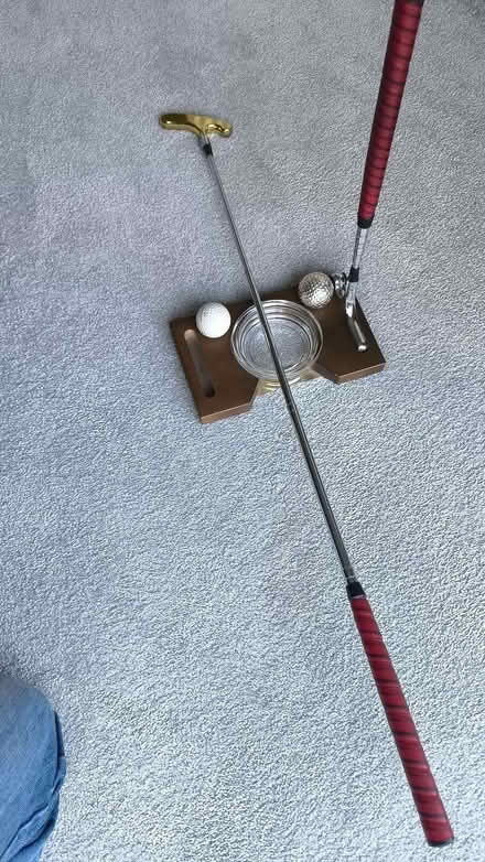 Photo of free Golf - indoor putting practice - desk display (The Camp AL1) #2