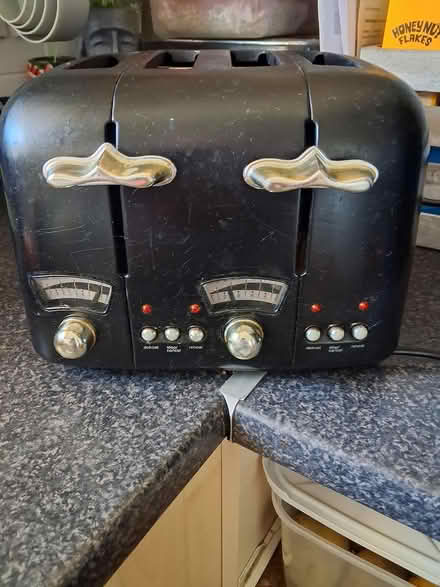 Photo of free DeLonghi toaster (Codnor DE5) #4