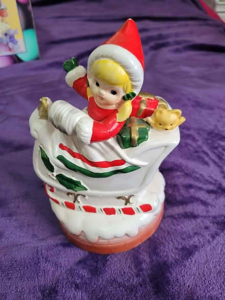 Photo of free Musical Santa Ornament (Leavesden WD25) #1