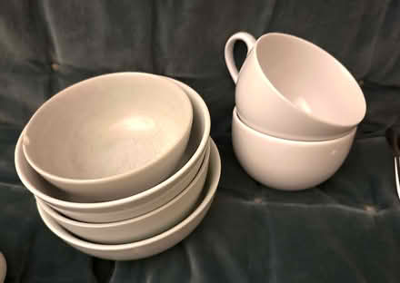 Photo of free Cups and bowls (Guildford GU2) #1
