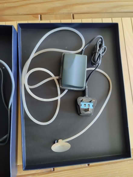 Photo of free Aquarium light and oxygen pump (North Tonbridge TN10) #3
