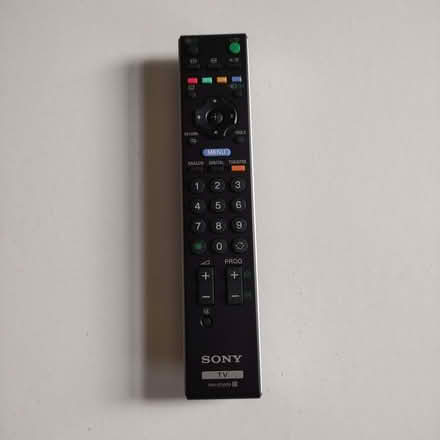 Photo of free Sony Bravia KDL-40D3500 TV - NEEDS REPAIRING (South Croydon CR2) #4
