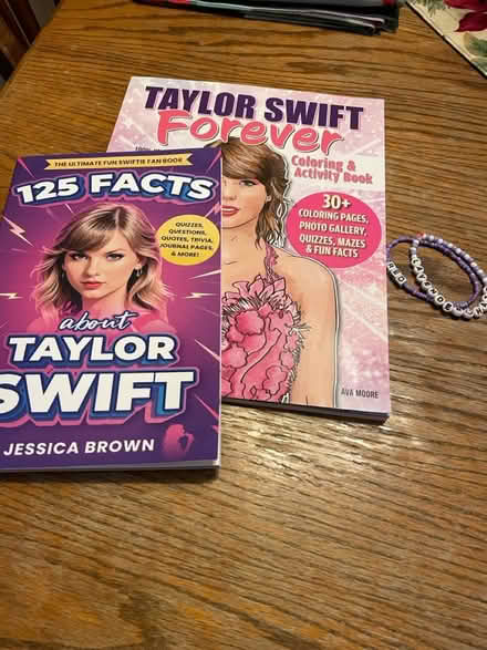 Photo of free Taylor Swift stuff (El Camino and Lawrence) #1
