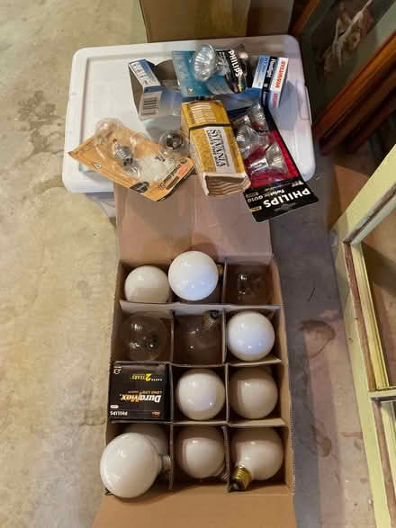 Photo of free Assorted light bulbs (East Cobb) #1