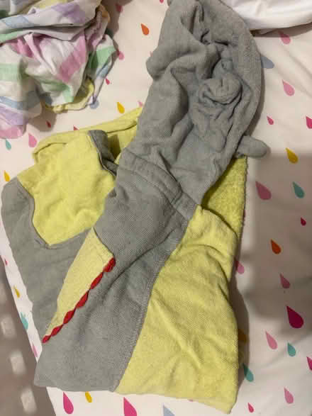 Photo of free 2 cot bed mattress and some sheets (SE25 selhurst) #4