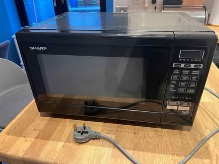 Photo of free SHARP R-269 800w Microwave (Harding Street, Tenby) #1