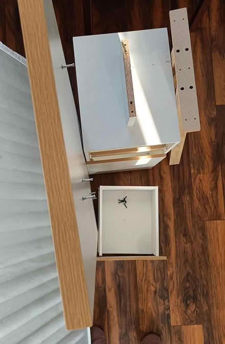 Photo of free White modern desk (Birmingham B29) #2