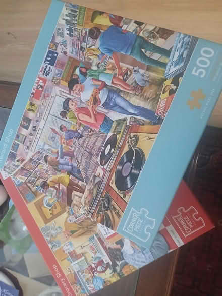 Photo of free 2 500 piece jigsaw puzzles (Borehamwood WD6) #1