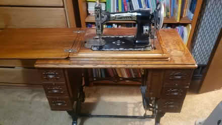 Photo of free Vintage sewing machine (Gig Harbor. Near HW16) #4