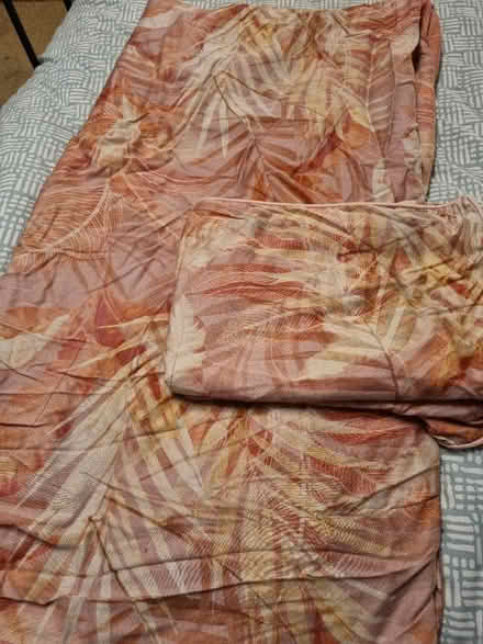 Photo of free Pink double duvet cover (Chalford GL6) #1