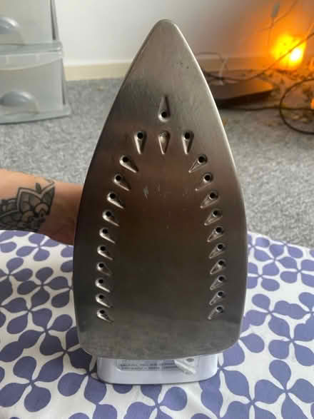 Photo of free Iron with Mini Ironing Board (CR0) #2