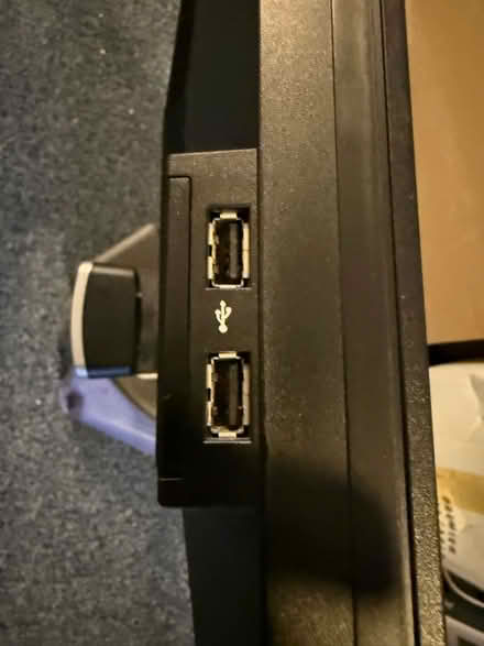 Photo of free Dell 22 inch monitor and a keyboard (Lower Earley RG6) #3