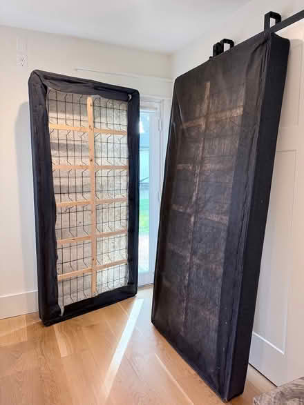 Photo of free King platform and frame (Cambrian near 85/Camden) #3