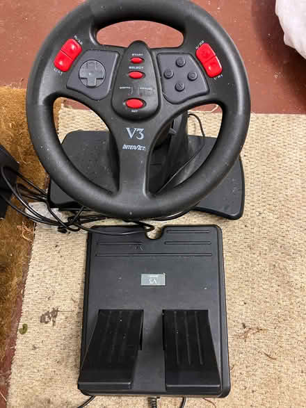 Photo of free PS1 steering wheel and 2 guns (Coney Hall BR4) #2