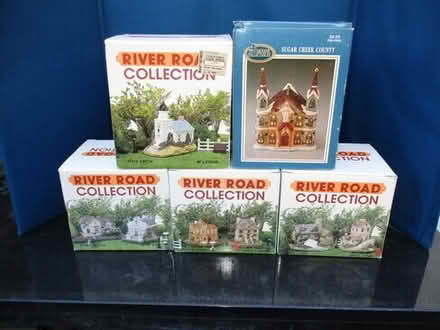 Photo of free five plaster XMAS houses #1